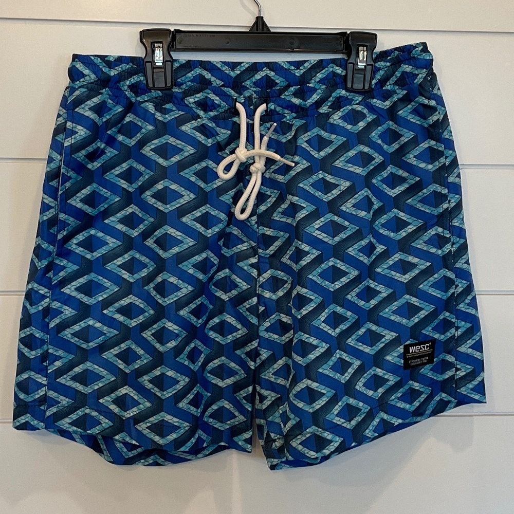 #0181 MEN’S NWT WESC SWIM TUNKS   SIZE: MEDIUM